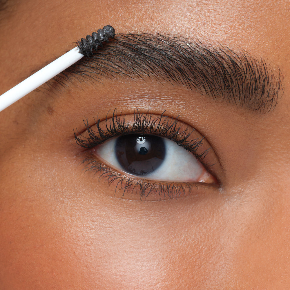 jane iredale PureBrow Brow Gel Soft Black påføring