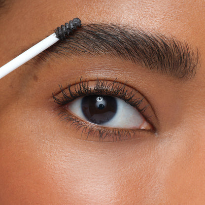 jane iredale PureBrow Brow Gel Soft Black påføring