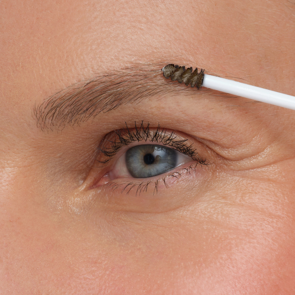 jane iredale PureBrow Brow Gel Neutral Blonde påføring