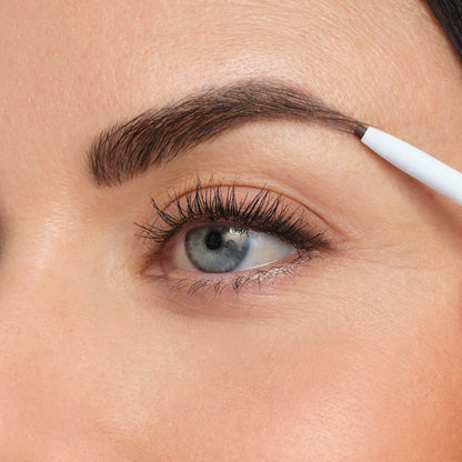 jane iredale PureBrow Precision Pencil applisering dark brown